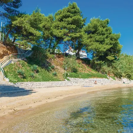 Apartamento Stunning In With House Sea View Tkon