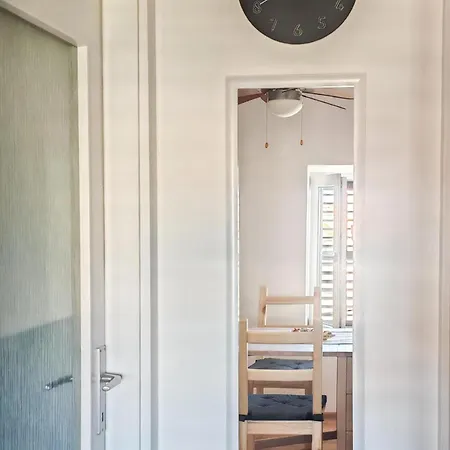 公寓 Stunning In With House Sea View 特孔